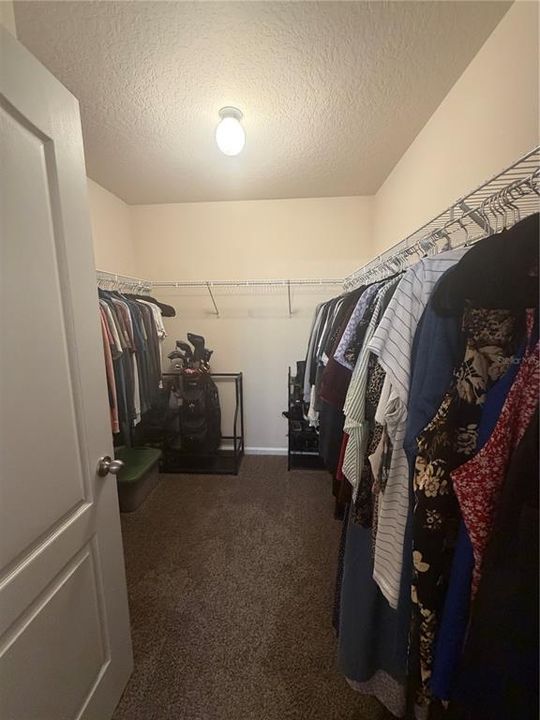 For Sale: $319,900 (4 beds, 2 baths, 1862 Square Feet)