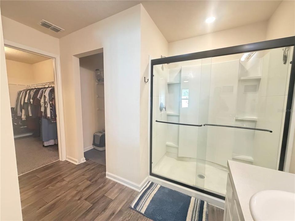 For Sale: $319,900 (4 beds, 2 baths, 1862 Square Feet)