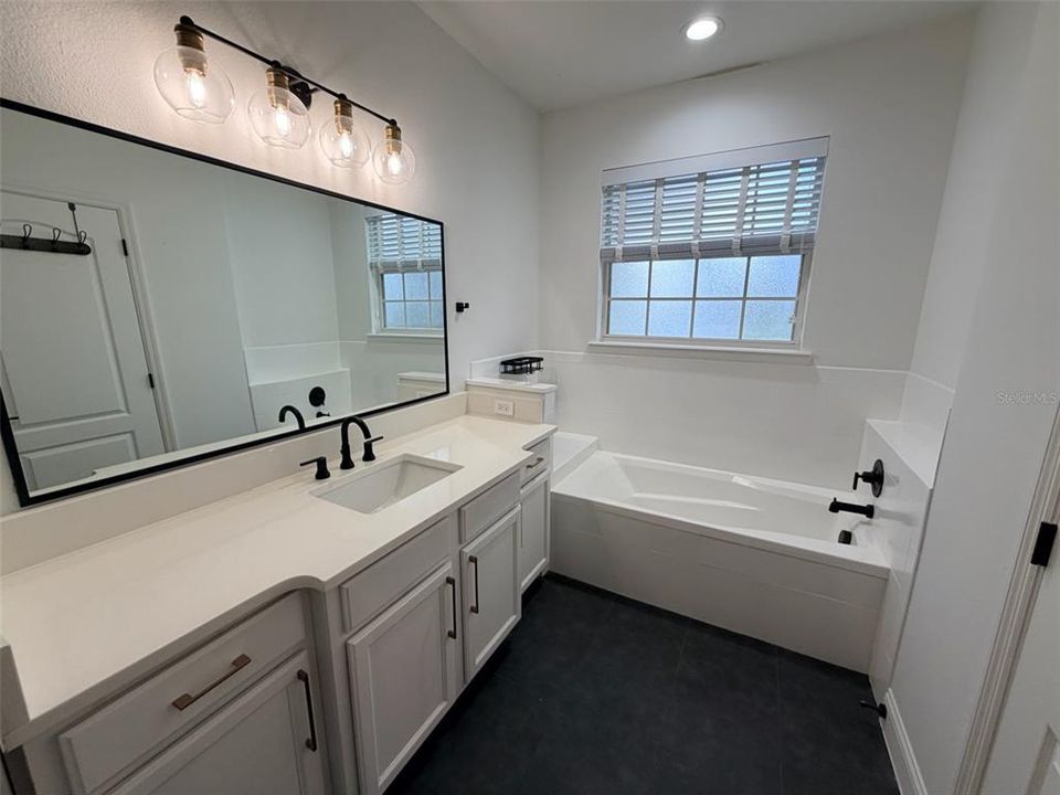 En Venta: $432,500 (3 camas, 2 baños, 1640 Pies cuadrados)