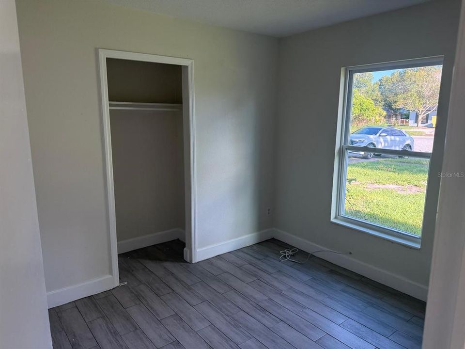 For Rent: $2,100 (3 beds, 1 baths, 1000 Square Feet)
