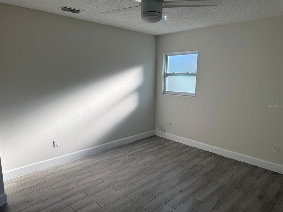 For Rent: $2,100 (3 beds, 1 baths, 1000 Square Feet)