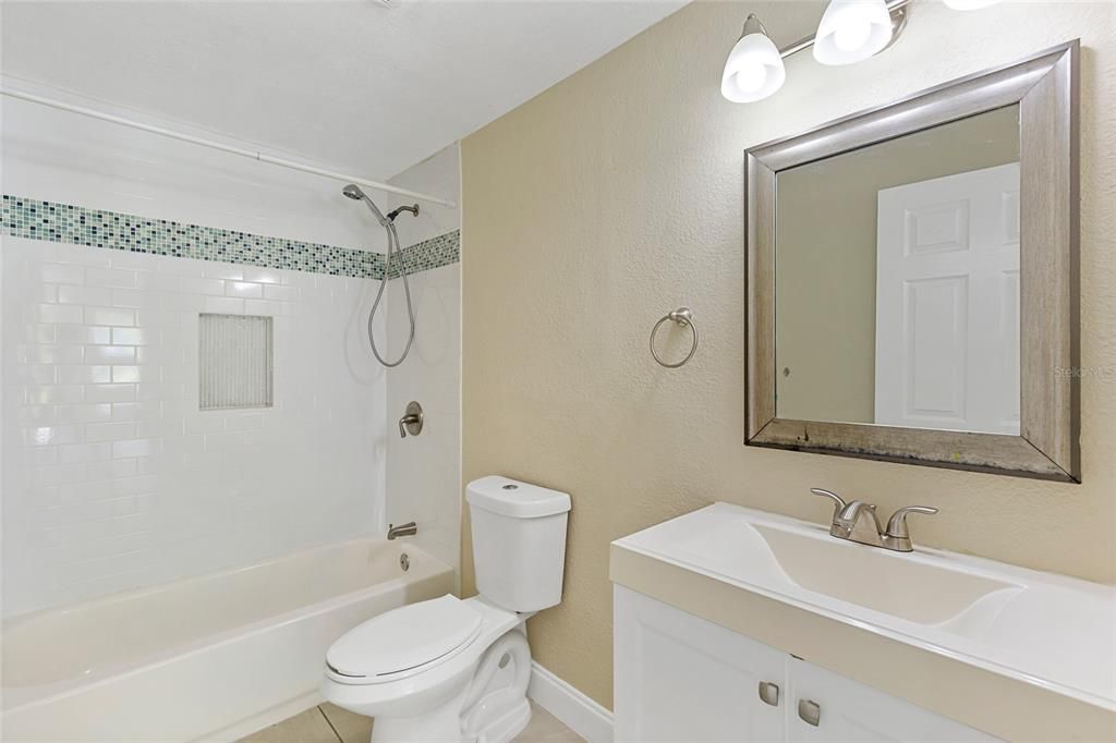 En Venta: $325,000 (3 camas, 2 baños, 1696 Pies cuadrados)