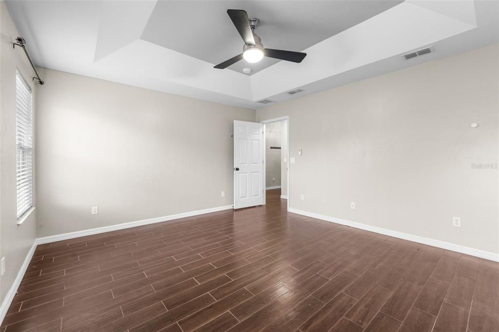En Venta: $285,000 (3 camas, 2 baños, 1644 Pies cuadrados)