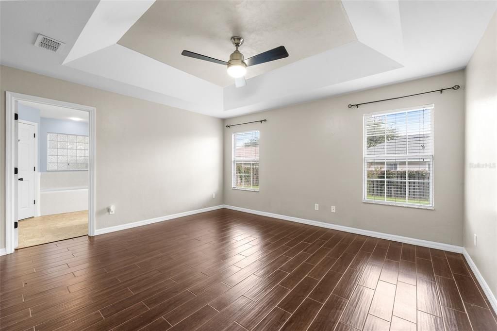 En Venta: $285,000 (3 camas, 2 baños, 1644 Pies cuadrados)