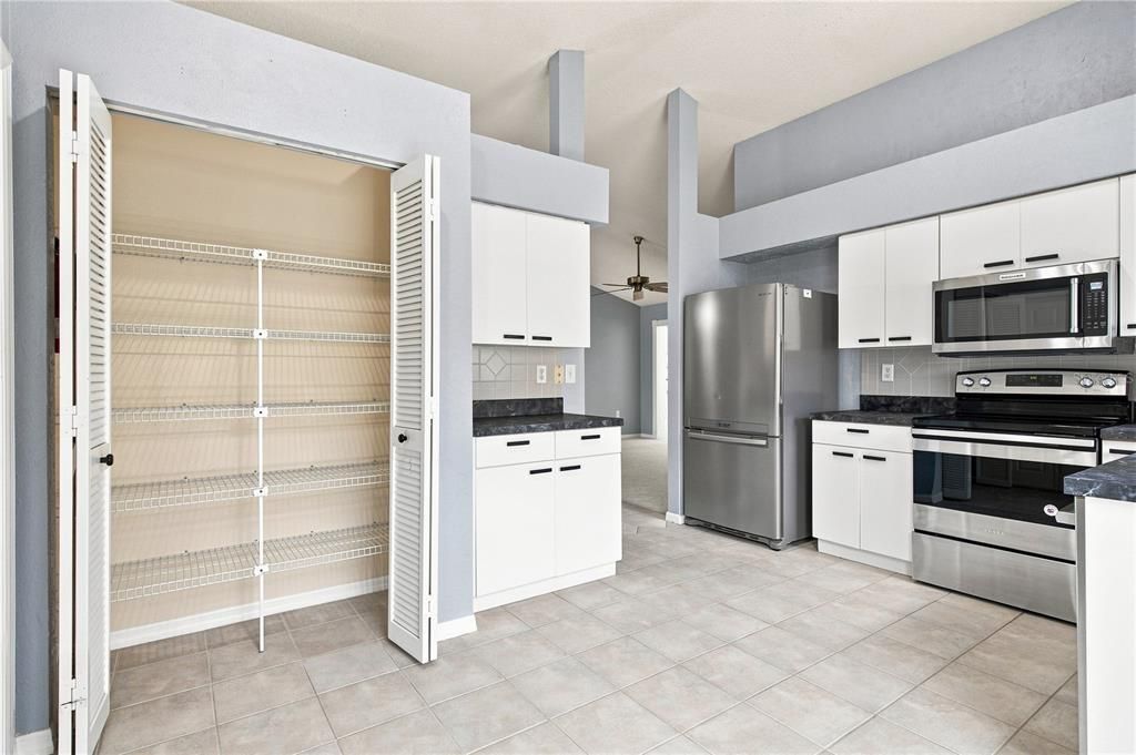 В аренду: $2,700 (3 спален, 2 ванн, 1436 Квадратных фут)