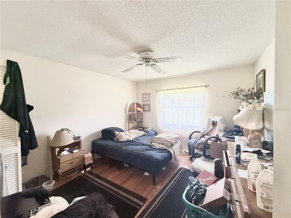 For Sale: $290,000 (3 beds, 2 baths, 2261 Square Feet)