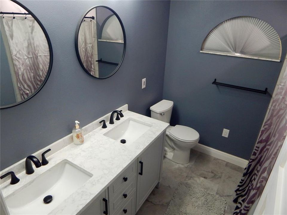 For Sale: $269,000 (2 beds, 2 baths, 1176 Square Feet)