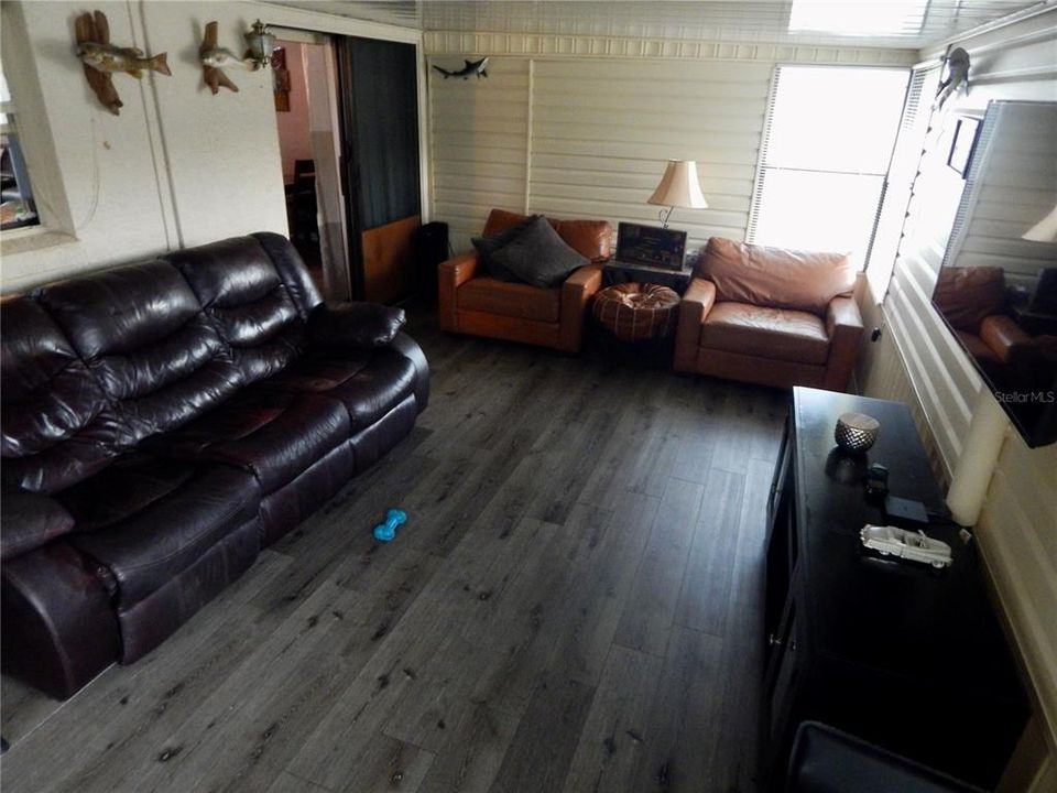 For Sale: $269,000 (2 beds, 2 baths, 1176 Square Feet)