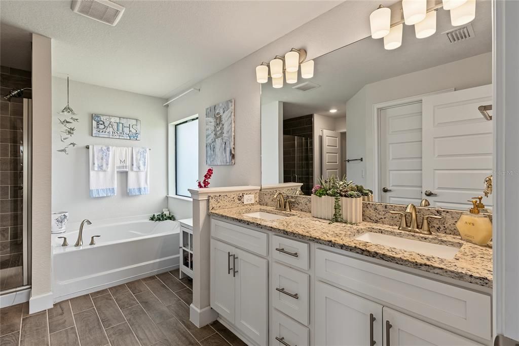 For Sale: $409,900 (3 beds, 2 baths, 1970 Square Feet)