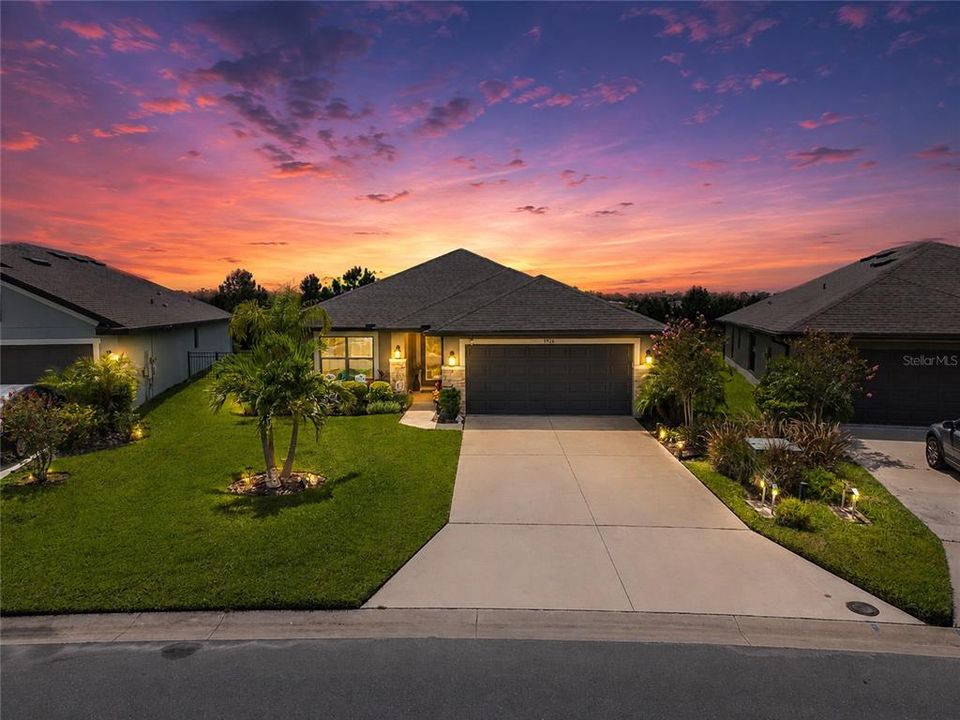 For Sale: $409,900 (3 beds, 2 baths, 1970 Square Feet)