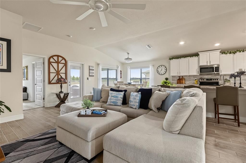 For Sale: $409,900 (3 beds, 2 baths, 1970 Square Feet)