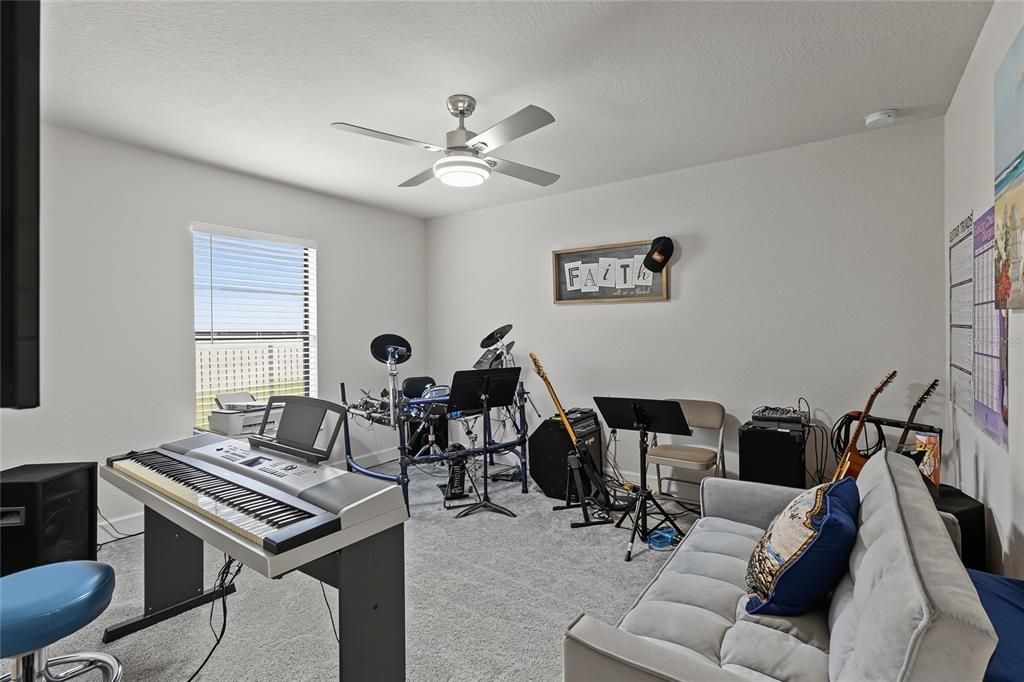 For Sale: $409,900 (3 beds, 2 baths, 1970 Square Feet)