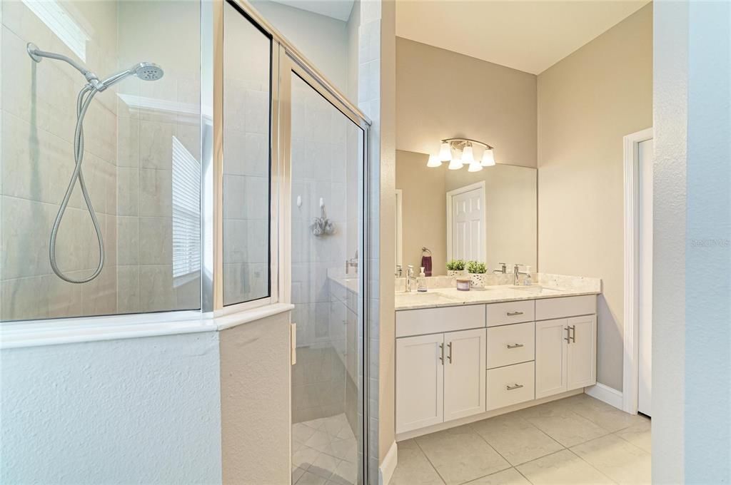 For Sale: $375,000 (3 beds, 2 baths, 1521 Square Feet)
