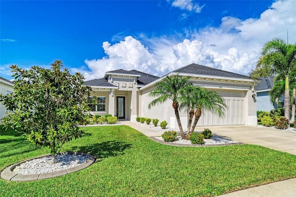 For Sale: $375,000 (3 beds, 2 baths, 1521 Square Feet)