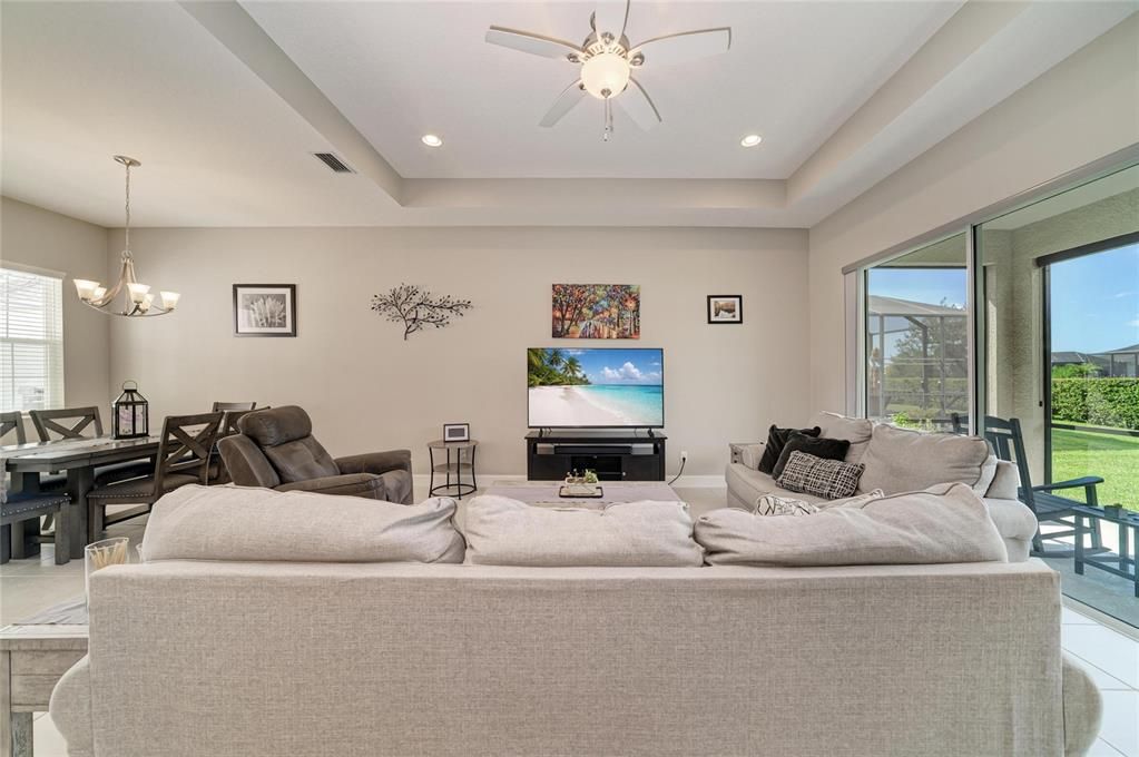 For Sale: $375,000 (3 beds, 2 baths, 1521 Square Feet)
