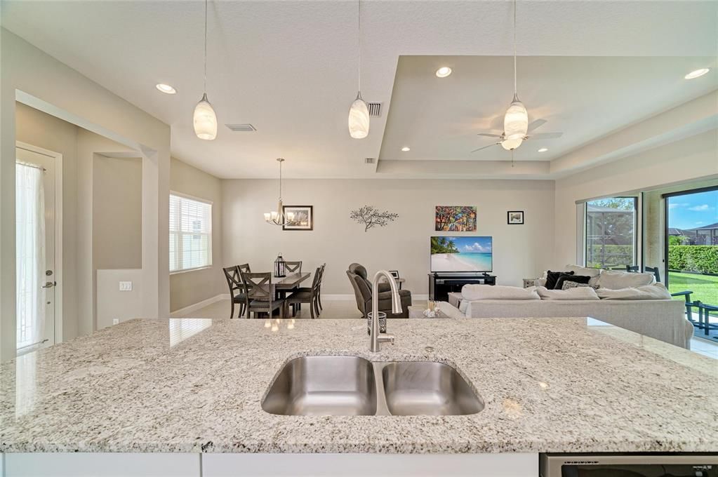 For Sale: $375,000 (3 beds, 2 baths, 1521 Square Feet)