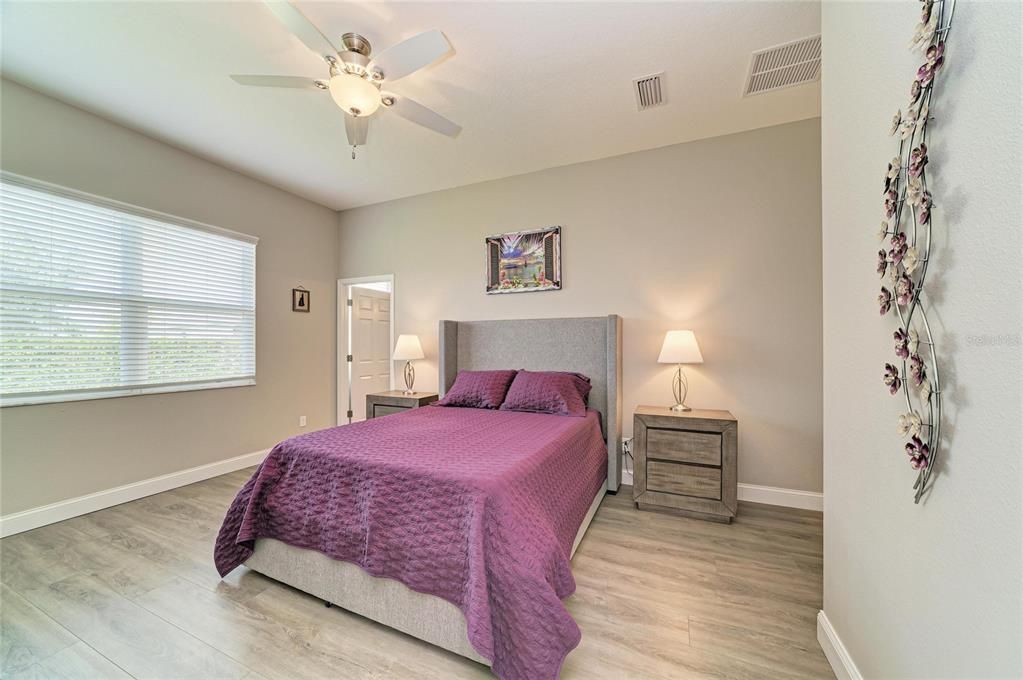 For Sale: $375,000 (3 beds, 2 baths, 1521 Square Feet)