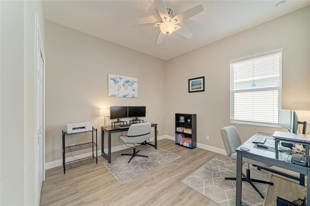 For Sale: $375,000 (3 beds, 2 baths, 1521 Square Feet)