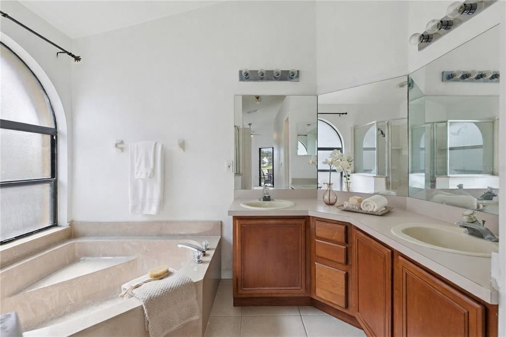 For Sale: $455,000 (3 beds, 2 baths, 1434 Square Feet)