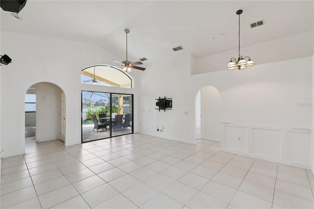 For Sale: $455,000 (3 beds, 2 baths, 1434 Square Feet)