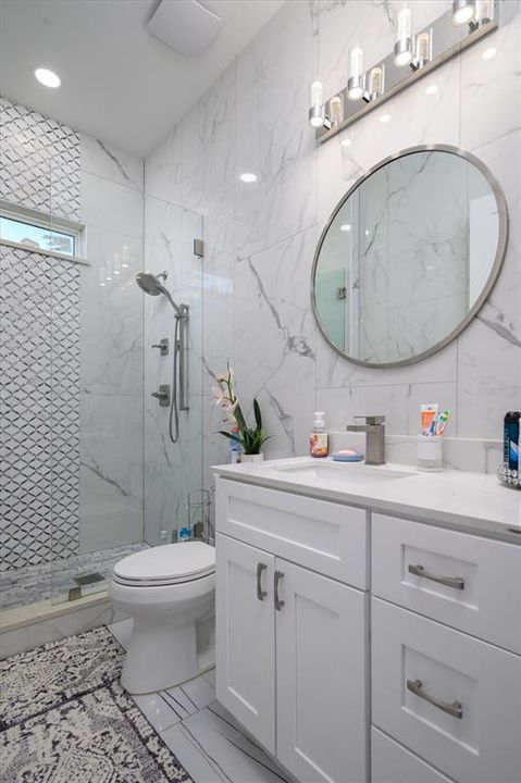 En Venta: $995,500 (3 camas, 2 baños, 2242 Pies cuadrados)