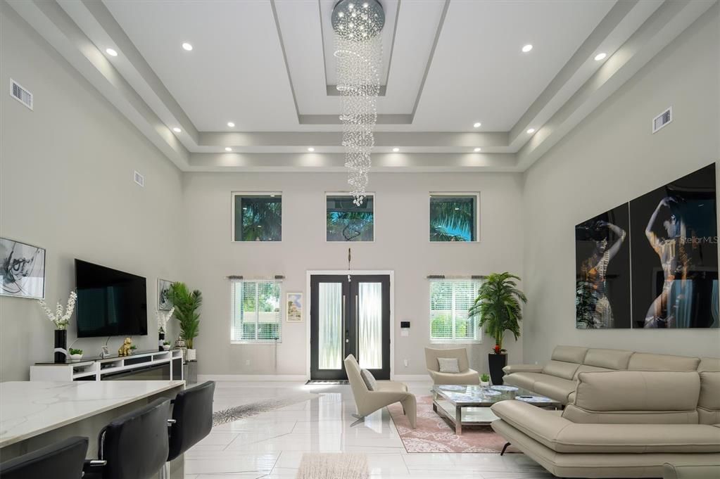 En Venta: $995,500 (3 camas, 2 baños, 2242 Pies cuadrados)