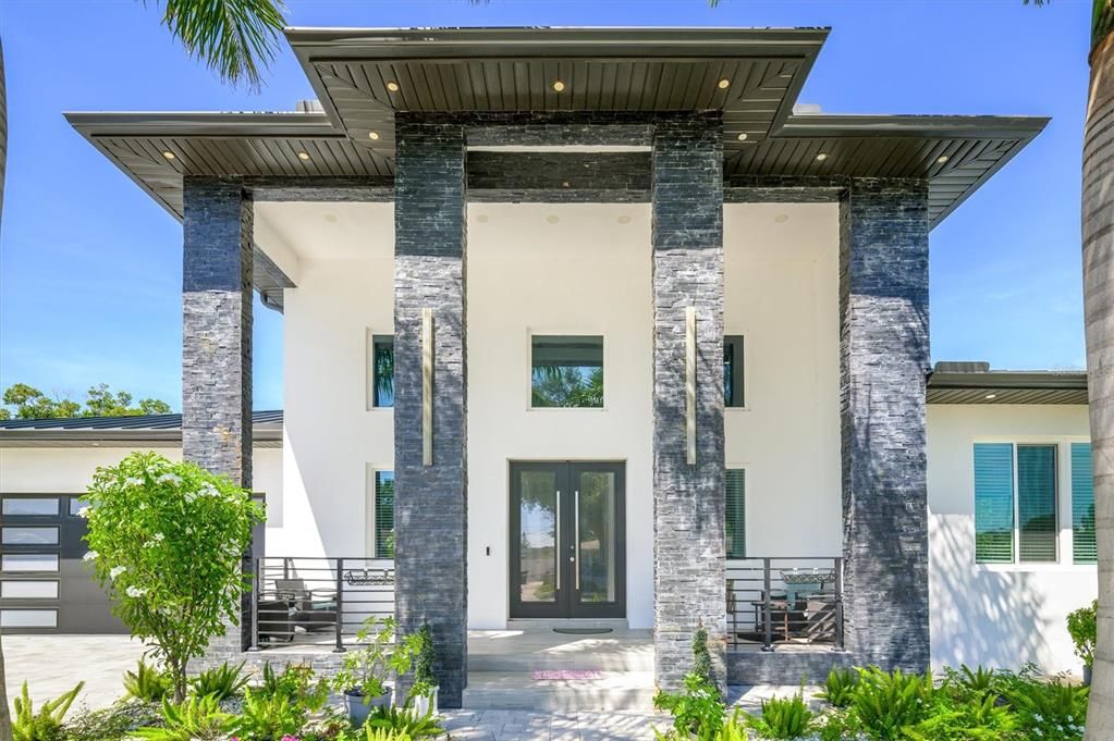 En Venta: $995,500 (3 camas, 2 baños, 2242 Pies cuadrados)