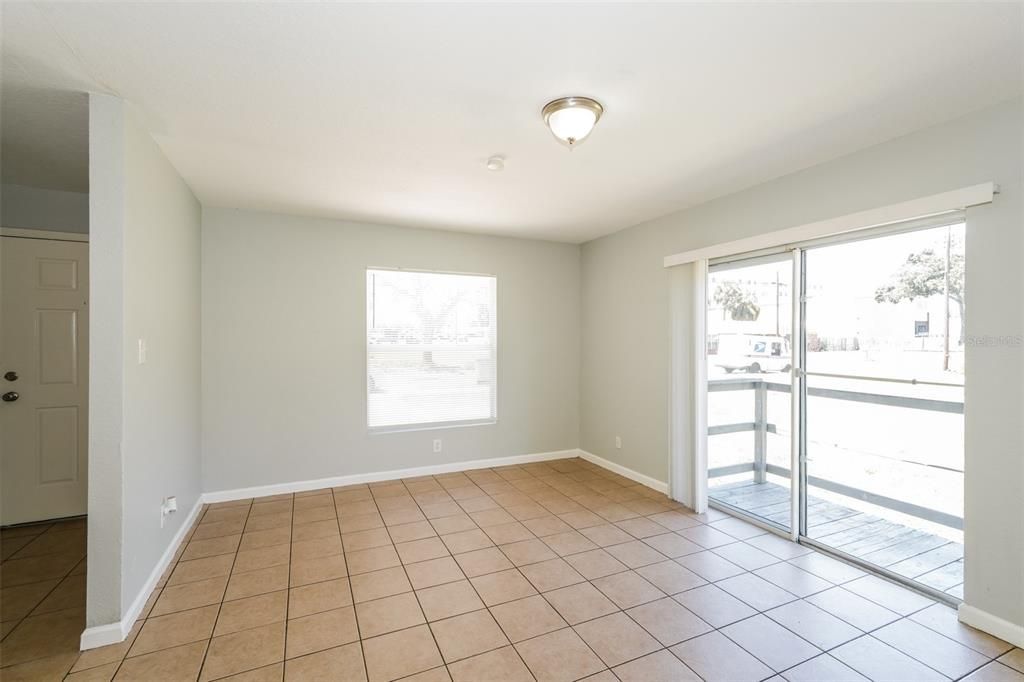 В аренду: $1,965 (4 спален, 2 ванн, 1600 Квадратных фут)