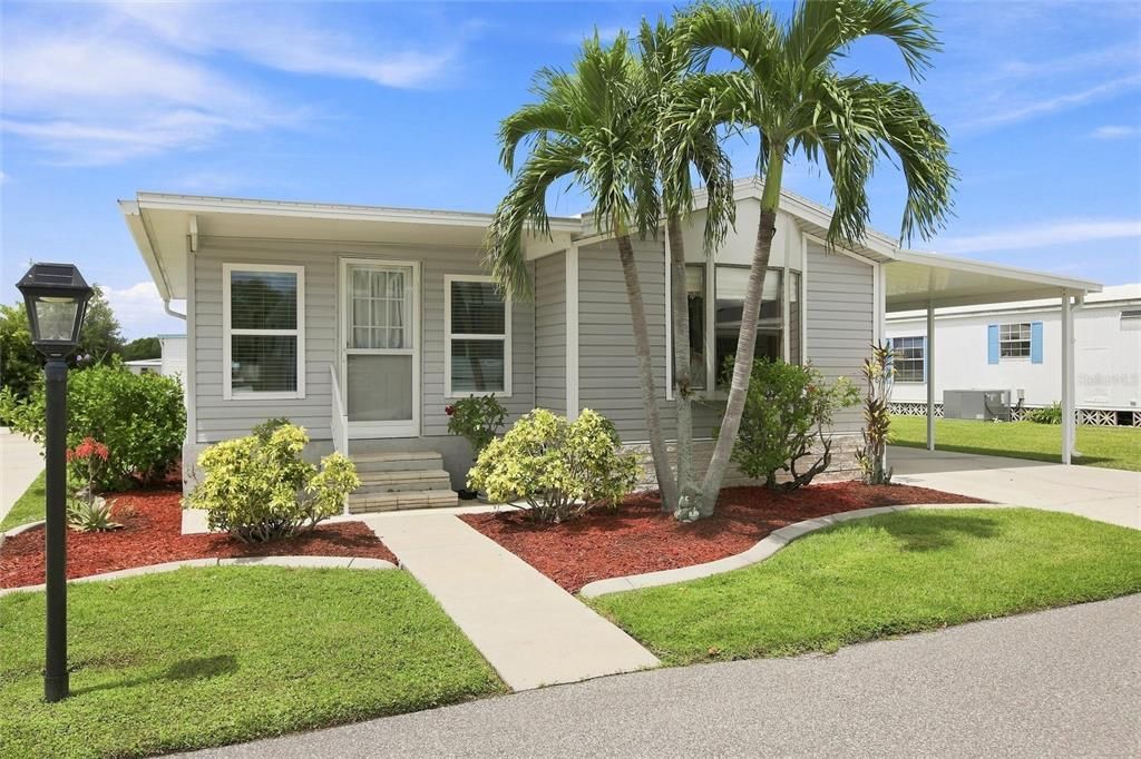 For Sale: $135,000 (2 beds, 1 baths, 784 Square Feet)