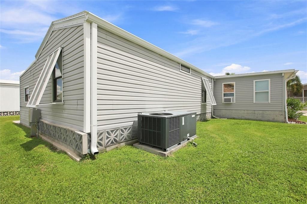 For Sale: $135,000 (2 beds, 1 baths, 784 Square Feet)