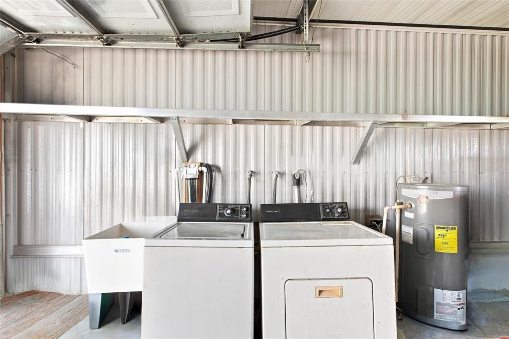 For Sale: $135,000 (2 beds, 1 baths, 784 Square Feet)
