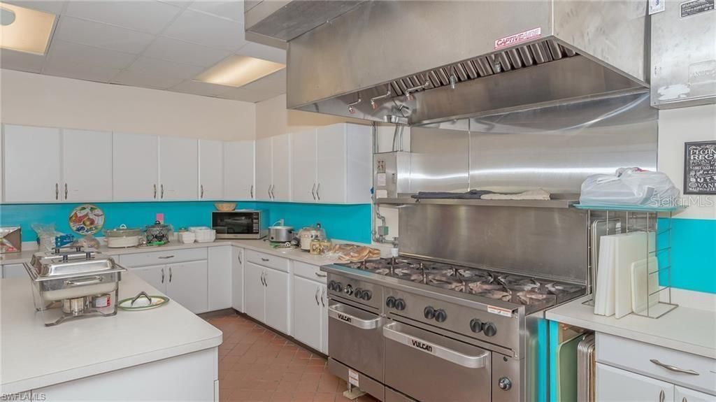 For Sale: $135,000 (2 beds, 1 baths, 784 Square Feet)
