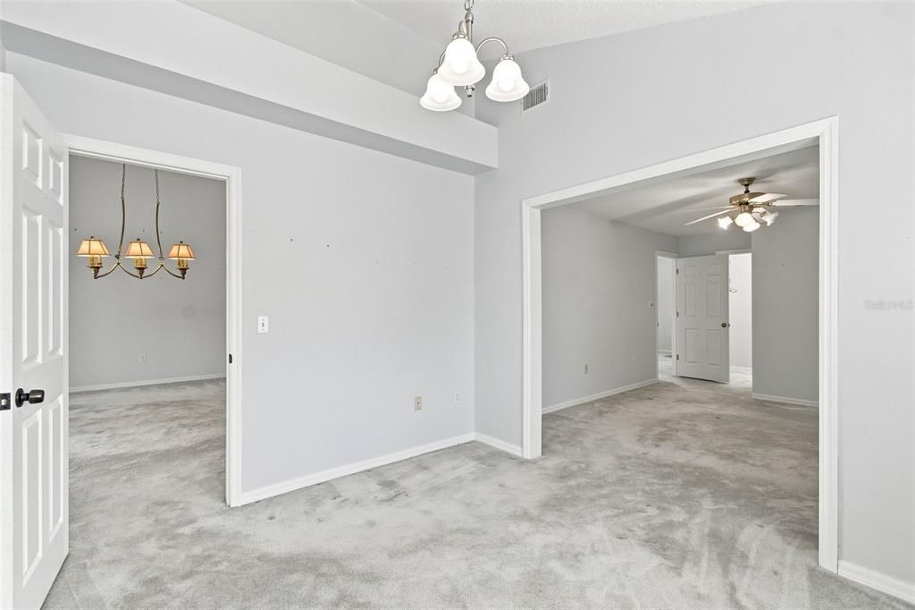 En Venta: $310,000 (4 camas, 2 baños, 1678 Pies cuadrados)