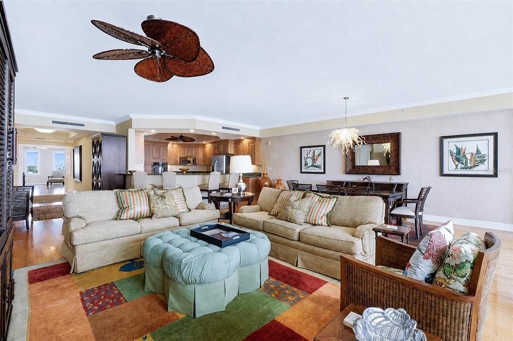 En Venta: $2,350,000 (3 camas, 3 baños, 2760 Pies cuadrados)