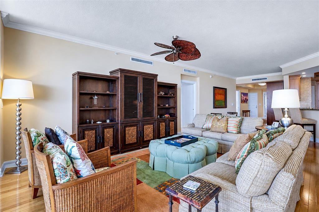 En Venta: $2,350,000 (3 camas, 3 baños, 2760 Pies cuadrados)