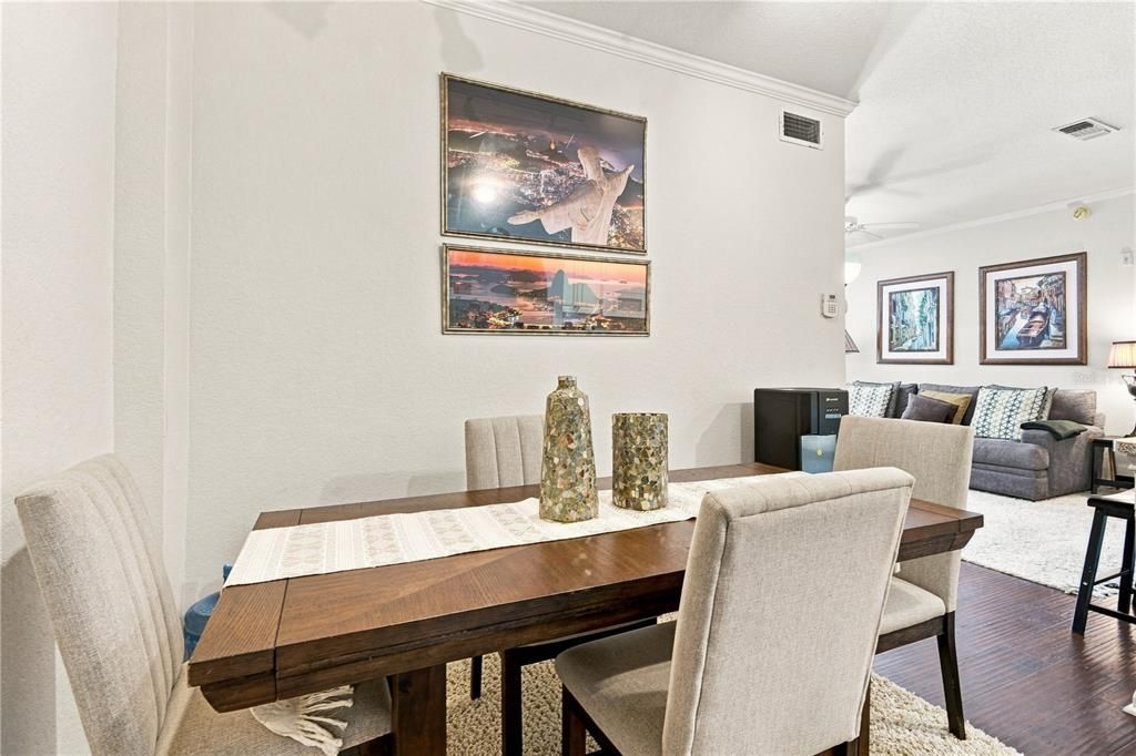 En Venta: $275,000 (2 camas, 2 baños, 1070 Pies cuadrados)