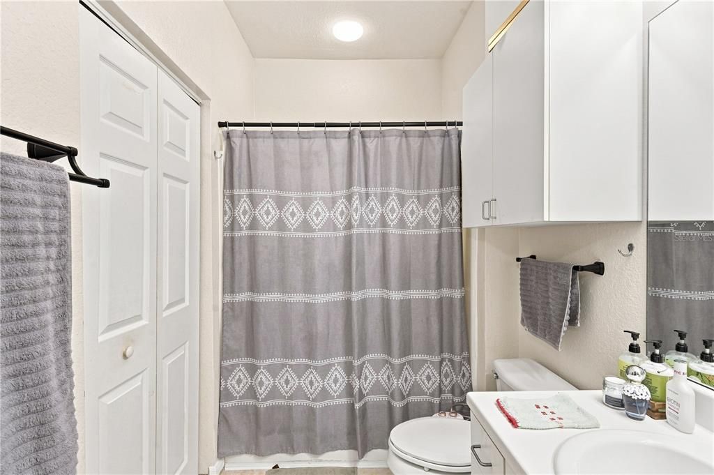 En Venta: $275,000 (2 camas, 2 baños, 1070 Pies cuadrados)