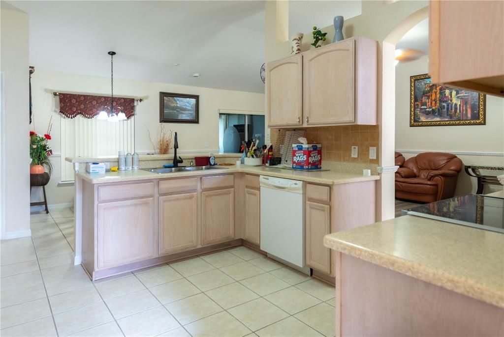 For Sale: $368,500 (4 beds, 2 baths, 2018 Square Feet)