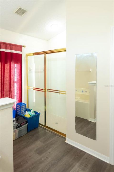 For Sale: $368,500 (4 beds, 2 baths, 2018 Square Feet)