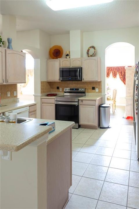 For Sale: $368,500 (4 beds, 2 baths, 2018 Square Feet)