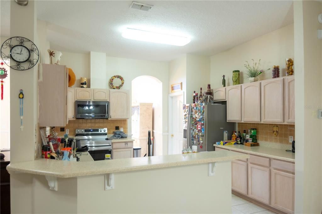 For Sale: $368,500 (4 beds, 2 baths, 2018 Square Feet)