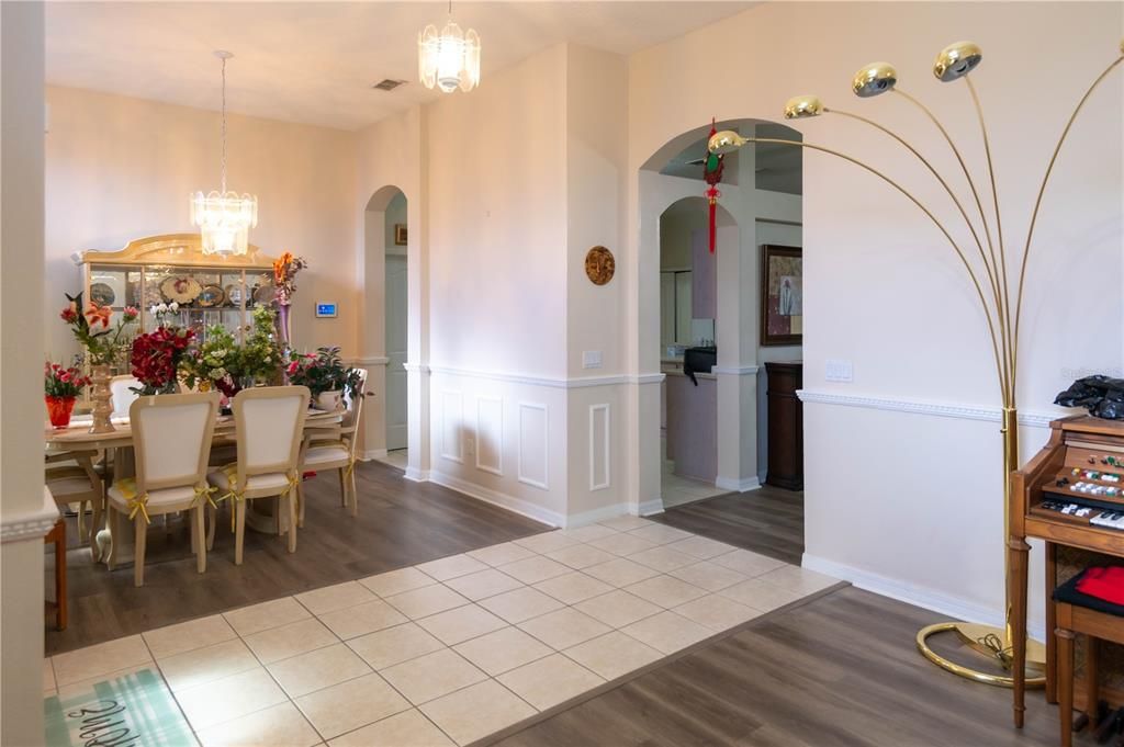 For Sale: $368,500 (4 beds, 2 baths, 2018 Square Feet)
