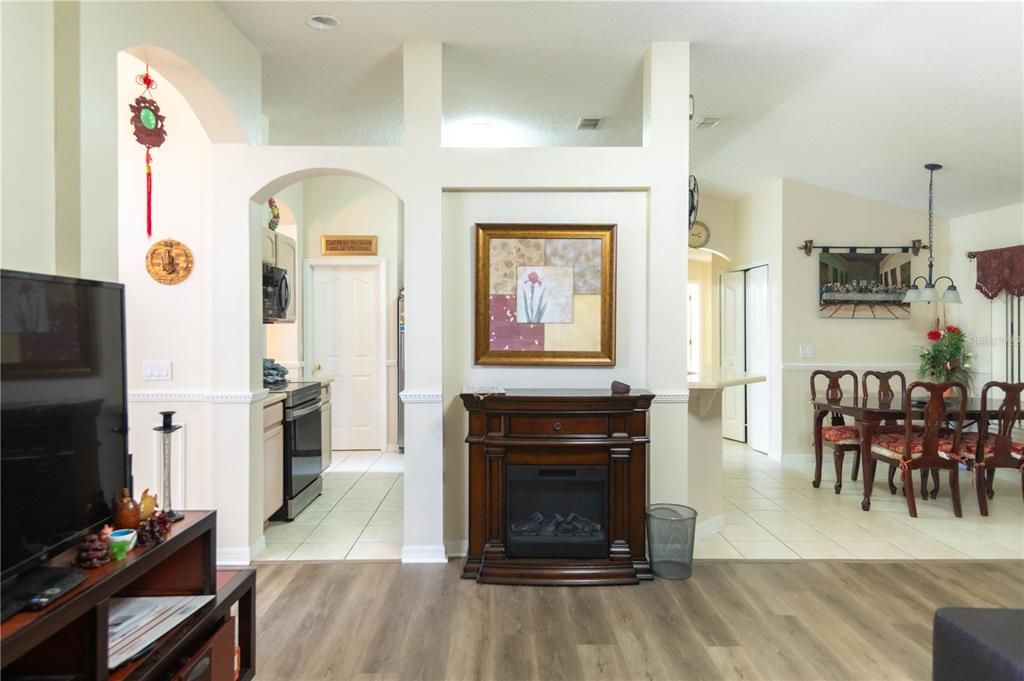 For Sale: $368,500 (4 beds, 2 baths, 2018 Square Feet)