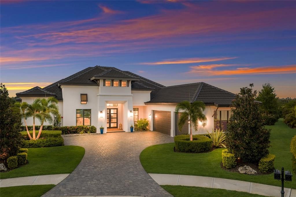 For Sale: $3,095,000 (4 beds, 4 baths, 3692 Square Feet)