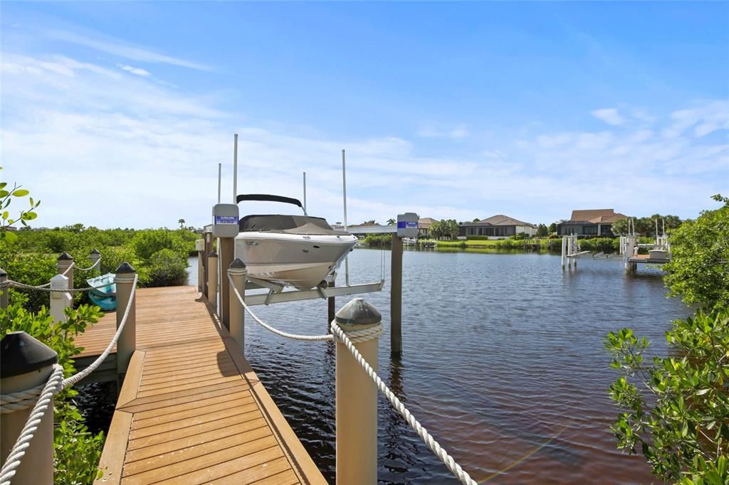 For Sale: $3,095,000 (4 beds, 4 baths, 3692 Square Feet)