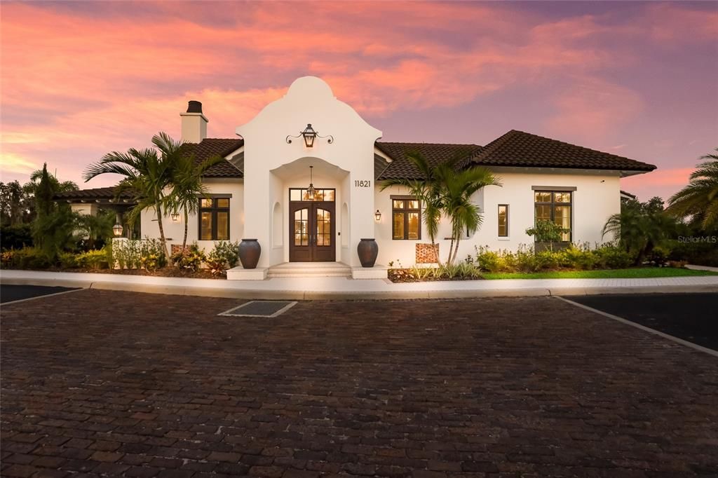 For Sale: $3,095,000 (4 beds, 4 baths, 3692 Square Feet)