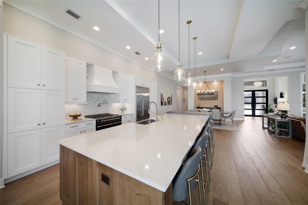 For Sale: $3,095,000 (4 beds, 4 baths, 3692 Square Feet)