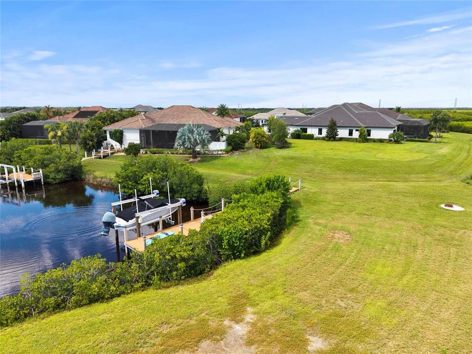 For Sale: $3,095,000 (4 beds, 4 baths, 3692 Square Feet)