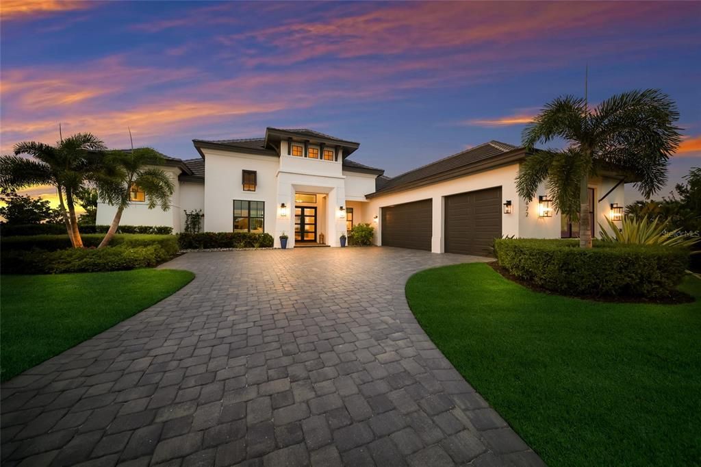 For Sale: $3,095,000 (4 beds, 4 baths, 3692 Square Feet)