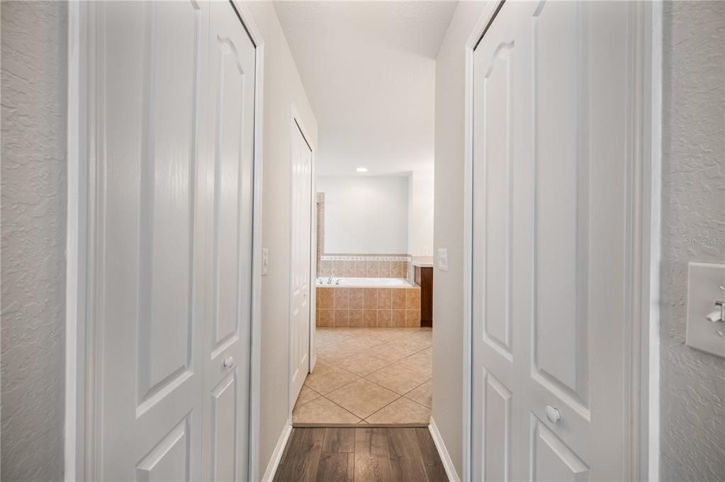 На продажу: $359,000 (4 спален, 2 ванн, 1871 Квадратных фут)